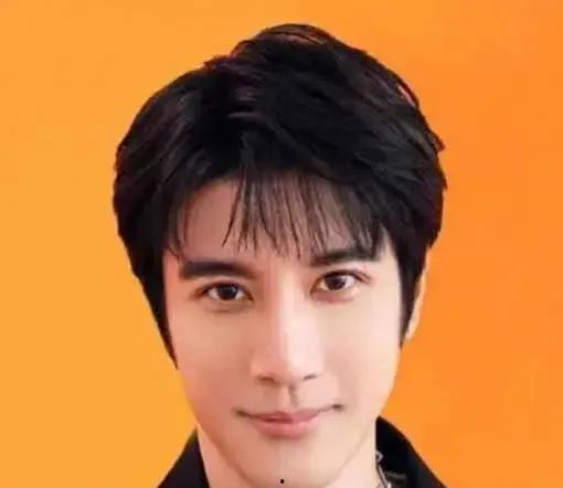 穿越娱乐圈吃瓜爽文,吃瓜成瘾，爽文人生